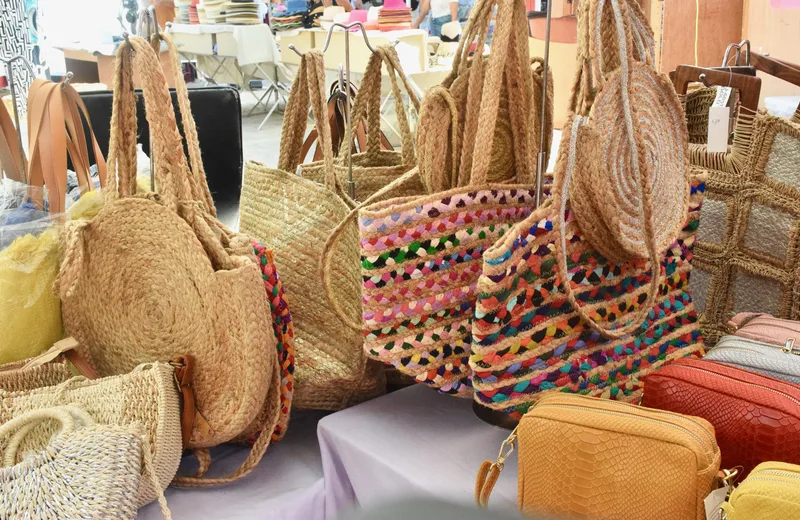 Le marché artisanal et alimentaire de La Favière