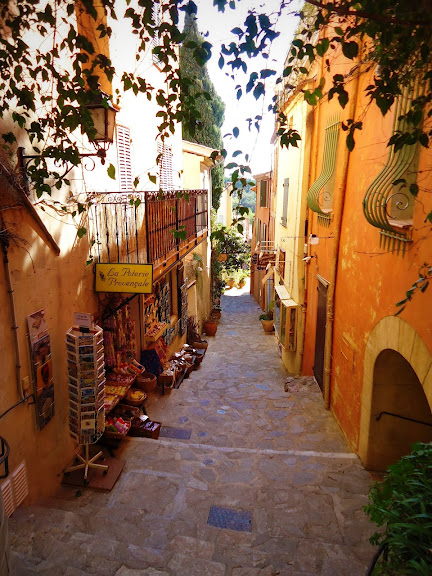 Ruelle du village de Bormes-les-Mimosas