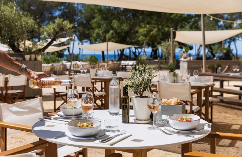 Le Café Léoube au bord de la plage du Pellegrin