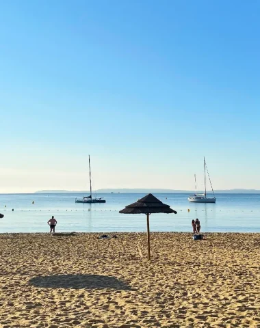 La Grande Plage — centre-ville — Le Lavandou