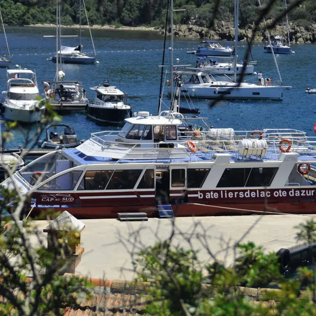 Bateau des Bateliers de la Côte d’Azur au port Miramar de La Londe